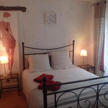 Chambres d´Hôtes Prieuré d'Orniols Goudargues Esterno foto