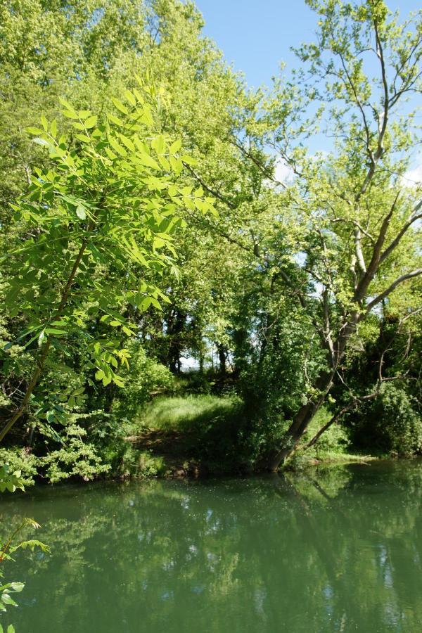 Chambres d´Hôtes Prieuré d'Orniols Goudargues Esterno foto