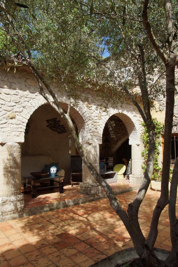 Chambres d´Hôtes Prieuré d'Orniols Goudargues Esterno foto