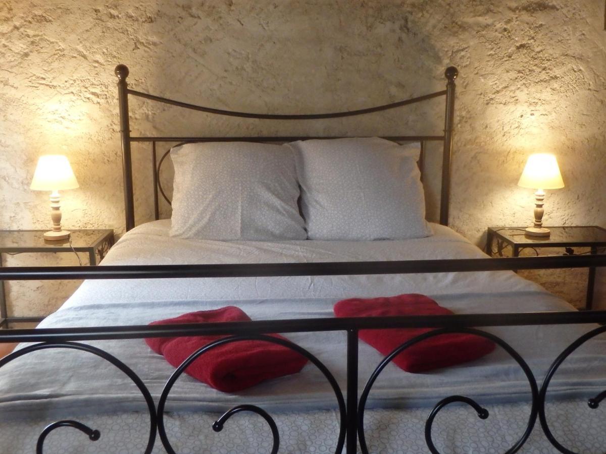 Chambres d´Hôtes Prieuré d'Orniols Goudargues Esterno foto